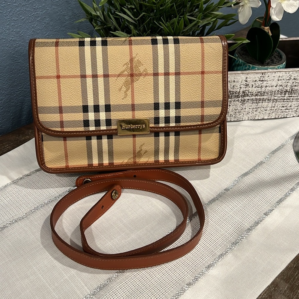 Vintage Burberry Tan and Brown Check Clutch - Picture 16 of 16